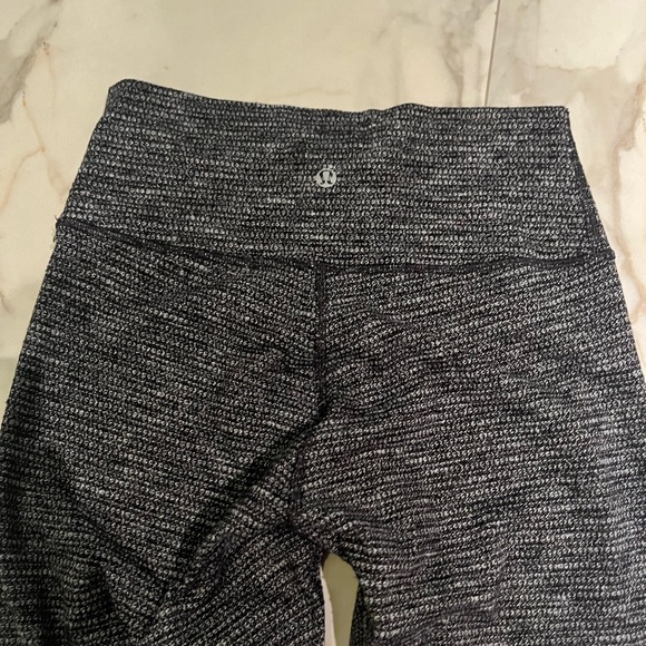 Lululemon Athletica leggings never worn - Picture 4 of 4